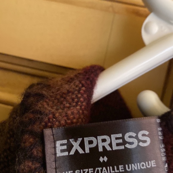 Beautiful Express check style topper. - Picture 3 of 3